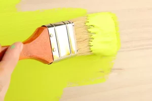 Comment enlever de la peinture sur du bois ? : Guide pratique
