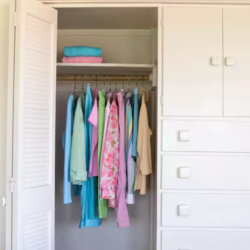 Comment éviter les mauvaises odeurs dans son armoire ?