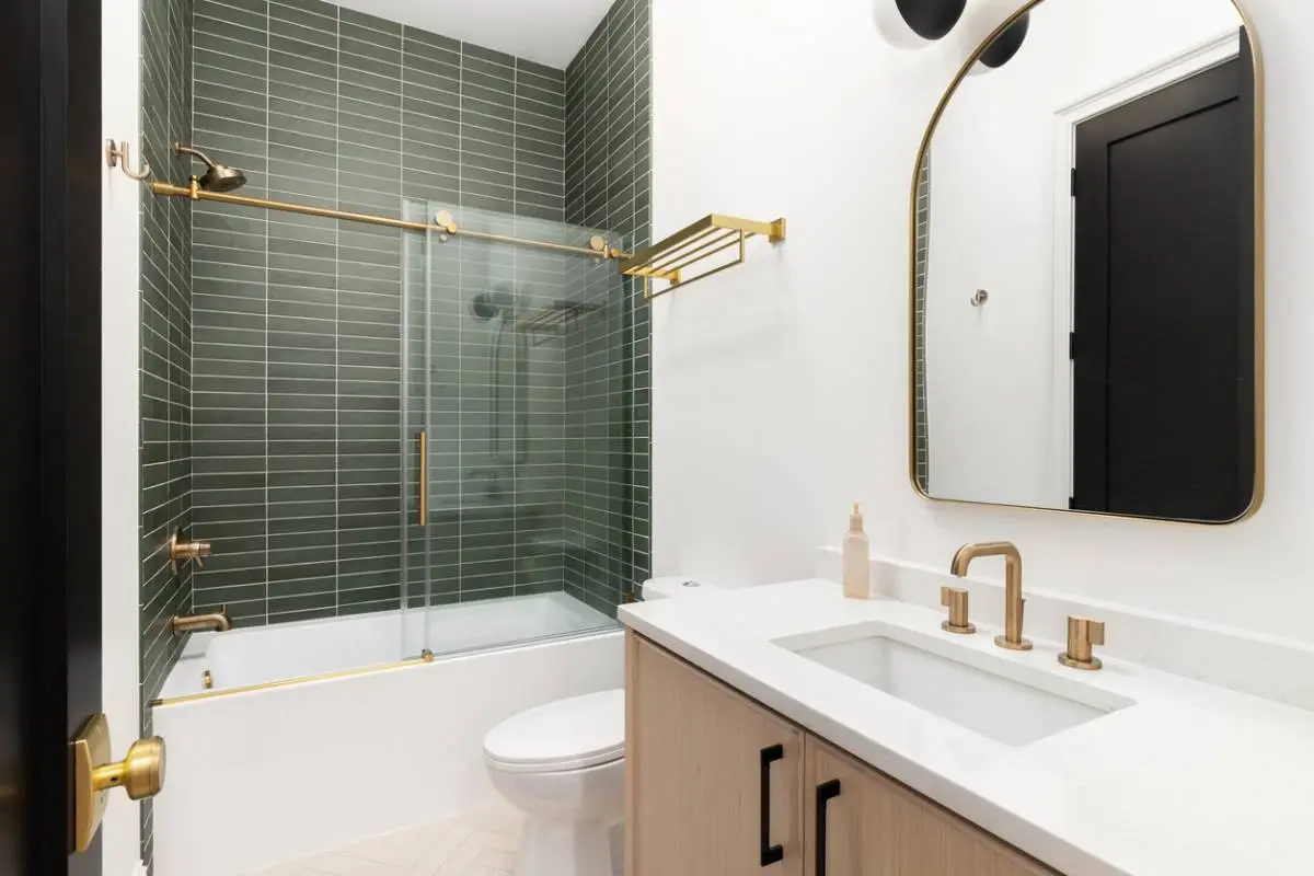 Quels meubles choisir pour une salle de bains confortable et fonctionnelle ?