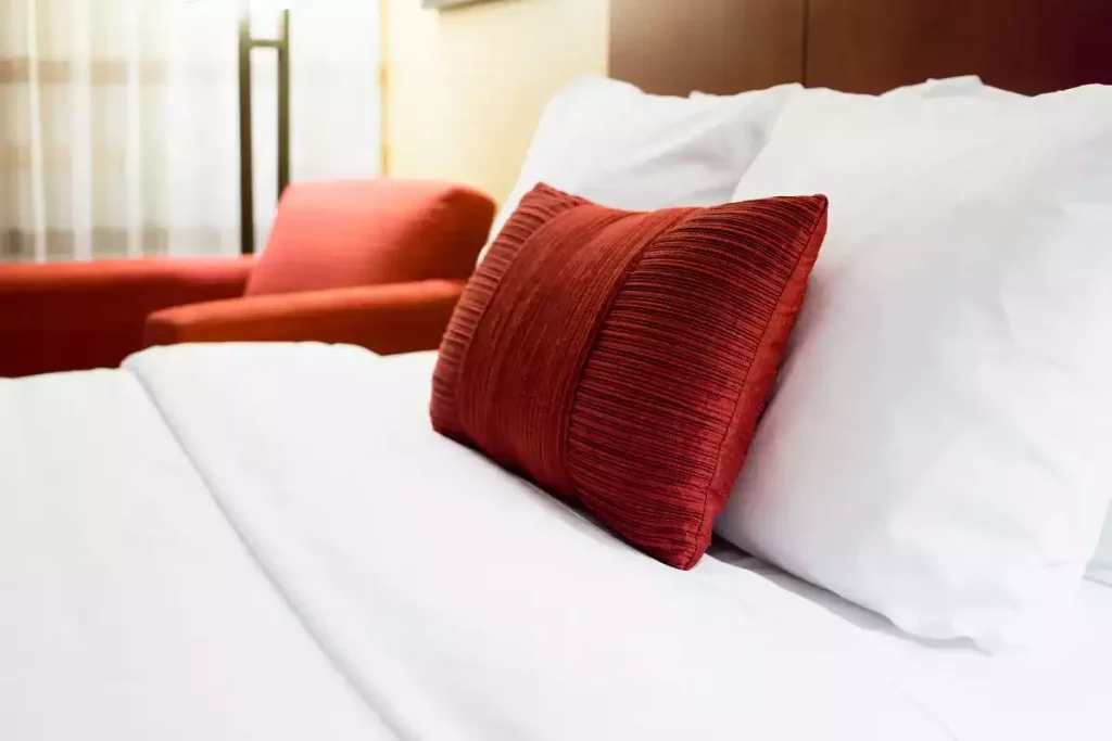 Traversin ou oreiller : quelle est la meilleure option pour un sommeil réparateur ?