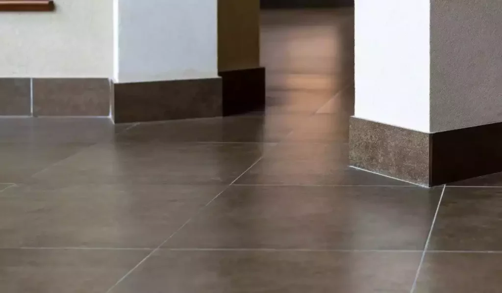 Quelle plinthe choisir pour le carrelage de votre intérieur ?