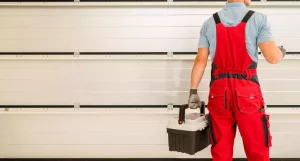 Comment régler une porte de garage qui s'ouvre toute seule ?