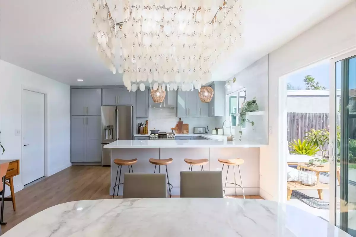 quelle couleur de mur pour une cuisine gris clair ?
