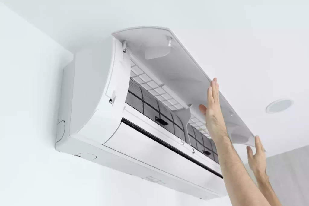 Climatisation éteinte et bruyante : quel est le problème
