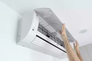 Climatisation éteinte et bruyante : quel est le problème