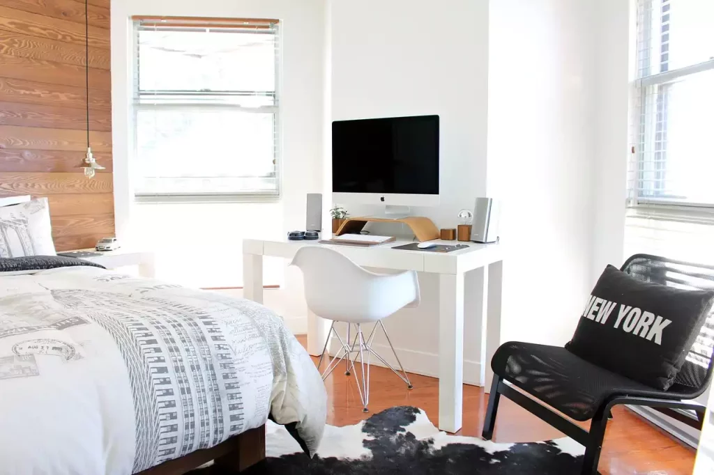 Comment optimiser le rangement dans une chambre adulte complète ?