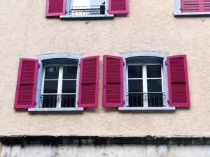 Quelle couleur de volets choisir pour une maison beige ?
