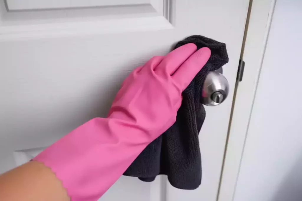 comment nettoyer une porte peinte en blanc ?