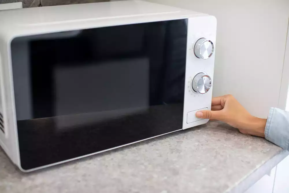 Comment réagir si votre micro-onde fume ?