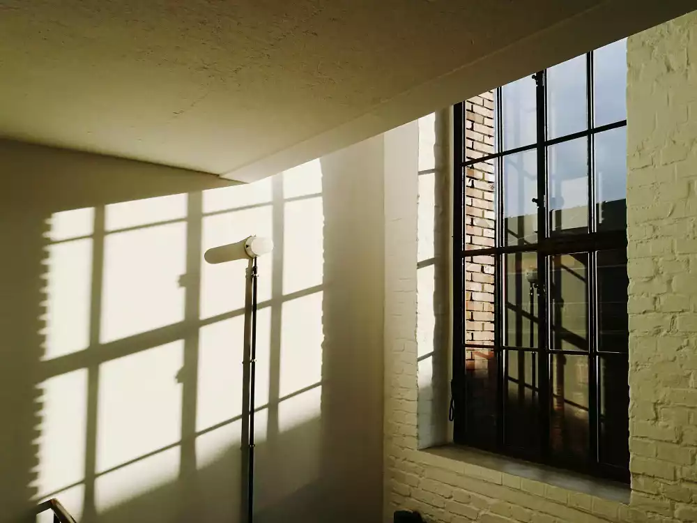 L'organisation des espaces intérieurs pour capter la lumière naturelle