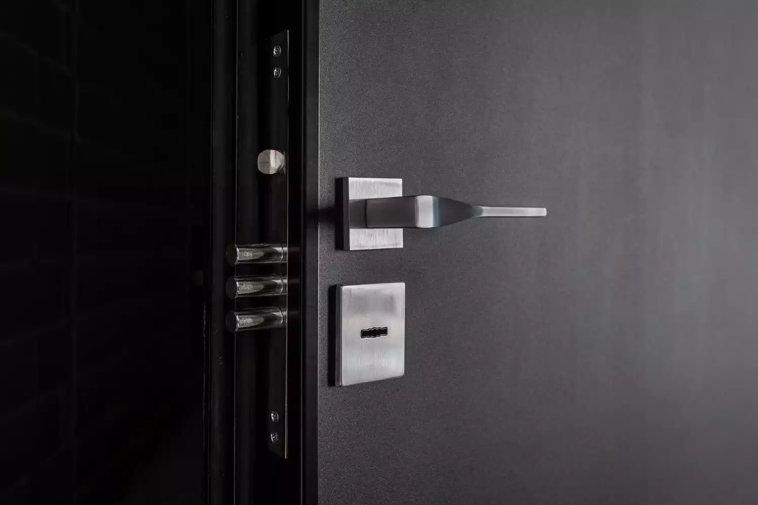 Portes blindées : choisir et comprendre la meilleure sécurité pour votre entrée