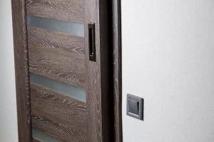 Ouvrir une porte blindée avec une radio : mythe ou réalité ?