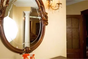 nettoyer un miroir ancien