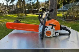 Stihl MS 211 C : fiche technique détaillée et avis sur la tronçonneuse thermique