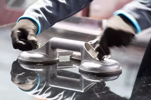 Vitrier professionnel : tout savoir sur la vitrerie, réparation et remplacement en cas de vitre cassée