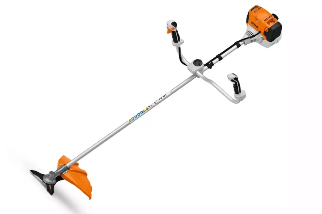 STIHL FS 131 et son moteur 4-MIX de 36,3 cm³