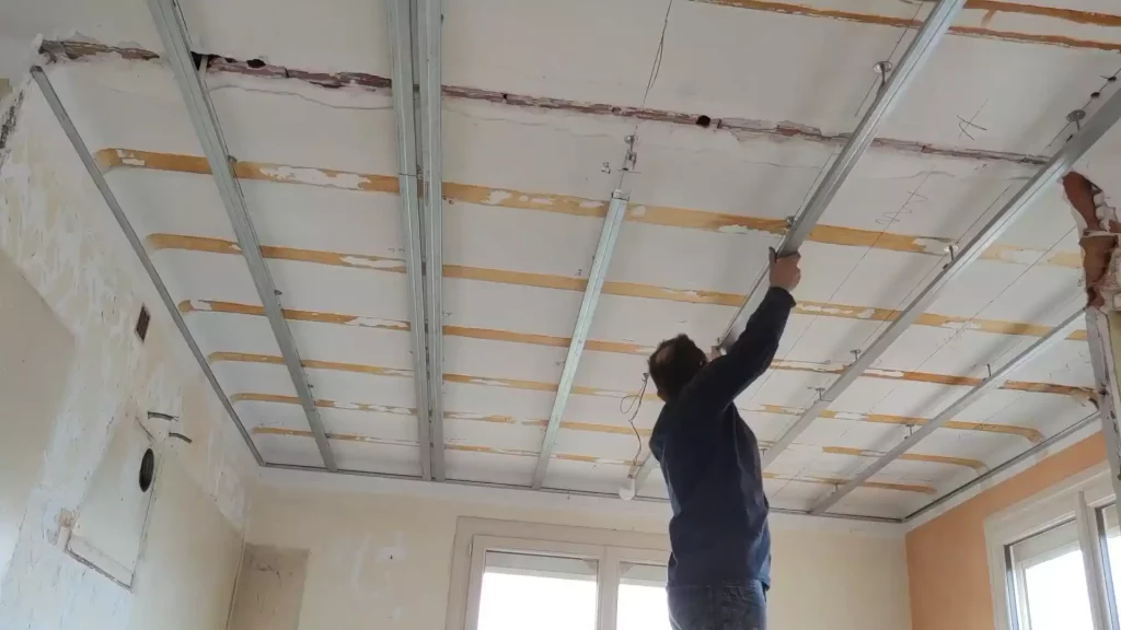 Plafond hourdis en brique avec poutrelles et entrevous en terre cuite