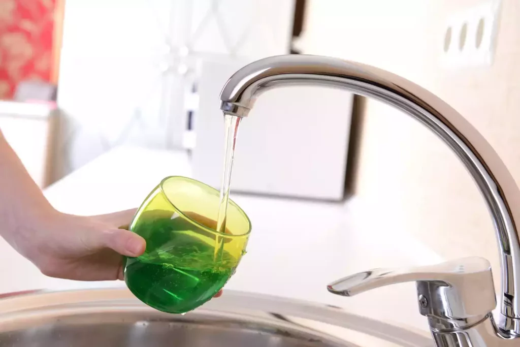 Comment enlever le chlore de l’eau du robinet ?